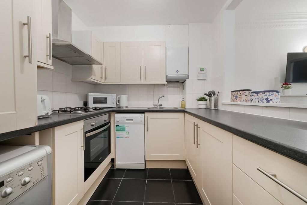Knightsbridge Two Bed Apartment 伦敦 外观 照片
